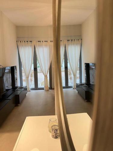 Embassy Apartment - I1, Ateny
