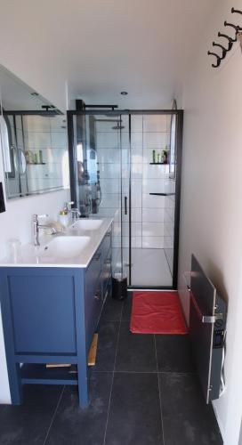 Villa de prestige en bord de mer dans la baie de Cannes