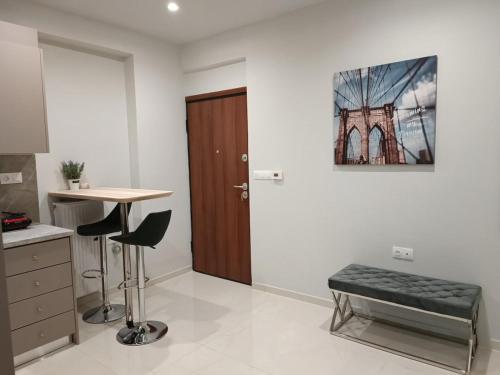 Embassy Apartment - I2, Atény