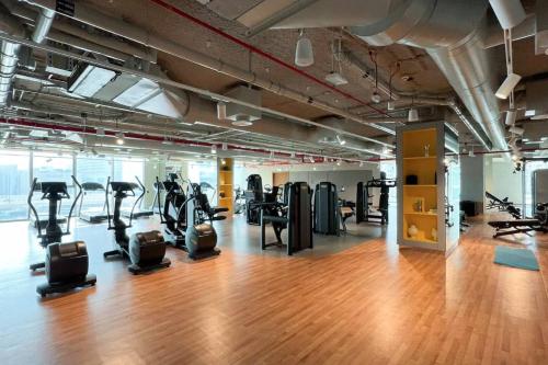 Burj Khalifa View - HighFloor - Dubai Mall Access - image 11