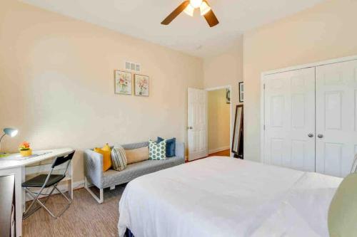 EuroStyleLiving at John Hopkins Hospital and Downtown Baltimore in Baltimore, USA