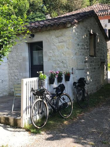 設施, Le Val du Pech chantant chambres d'hôtes (Le Val du Pech chantant chambres d'hotes) in 卡斯泰爾諾蒙特拉蒂耶