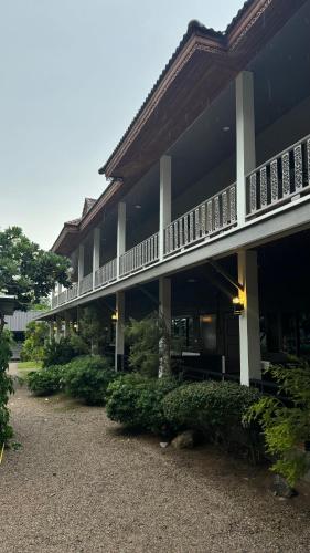 C4 Resort in Sairee