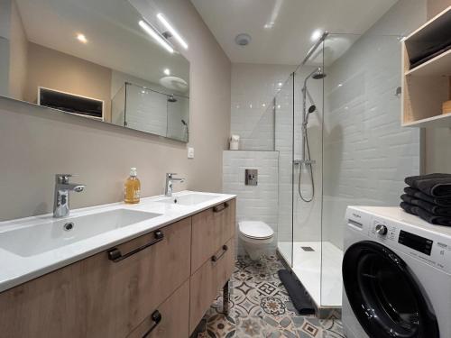 Душ, Chez Romain - Appartement au coeur de Meursault in Мерсол