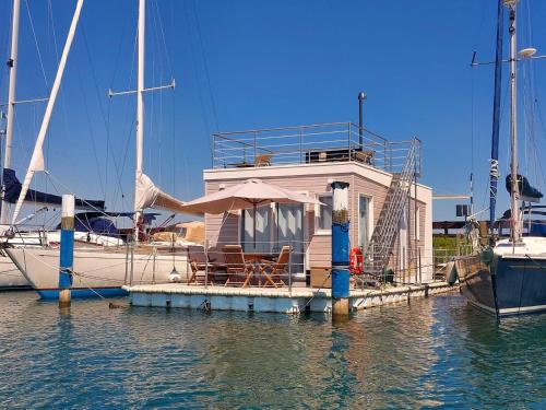 Grado Floating Resort - Grado