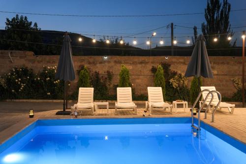 Peldbaseins, TN Guest House in Nor Geghi