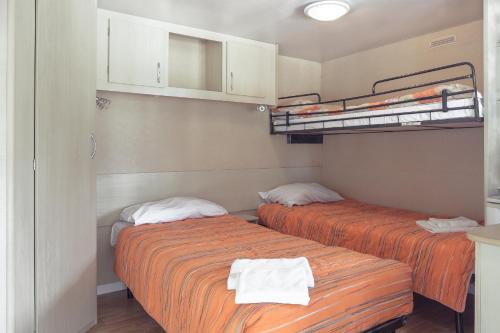 Camping Homes Mon Perin - Accommodation - Bale