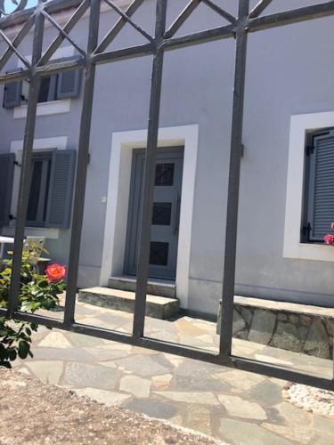 Bright and airy Village Studio Maisonette in Nea Poli