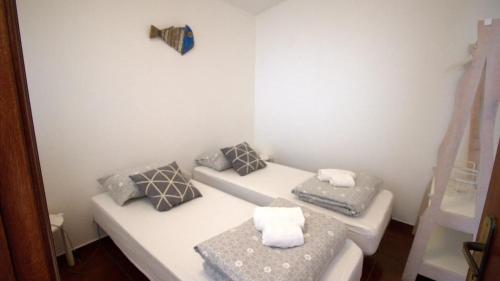 1 double bed, 2 sofa beds