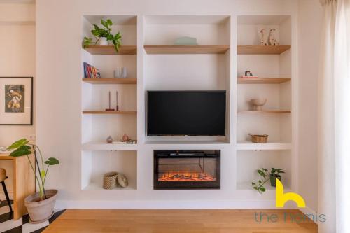 Chic Athens Retreat Near Acropolis, Metro & MoMa! 1, Atene (foto 7)