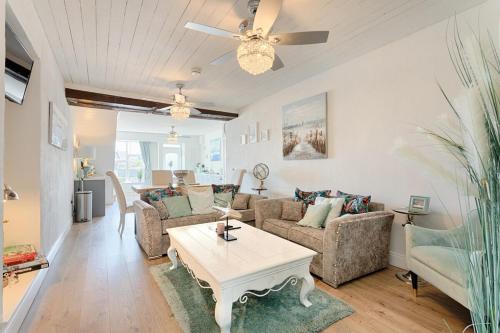 Exterior view of Holland House No2