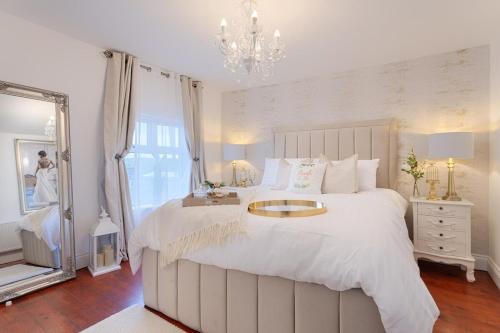 Patriot Bar Hottub-sleeps30 in Abbeyfeale