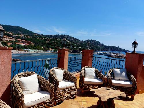 Villa de prestige en bord de mer dans la baie de Cannes