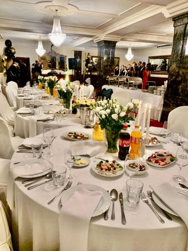Noce i Dnie Hotel in Констанцін-Єзьорна