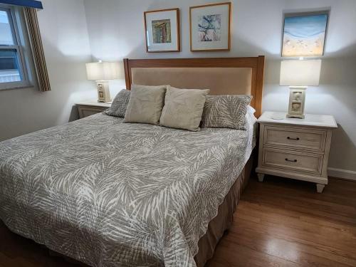 Holiday Villas II ON THE BEACH w/Intercoastal View in Clearwater Beach, USA