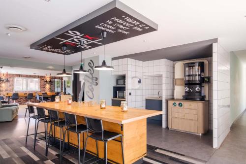 設施, Student Factory Nice in 西梅茲