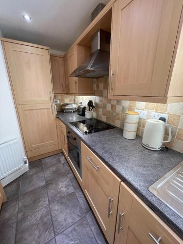 Konyha, Amazing Cottage In Delightful Madingley Village - Cambridge Homehost in Madingley
