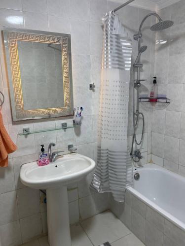 Cozy 1 bedroom apartment - image 11