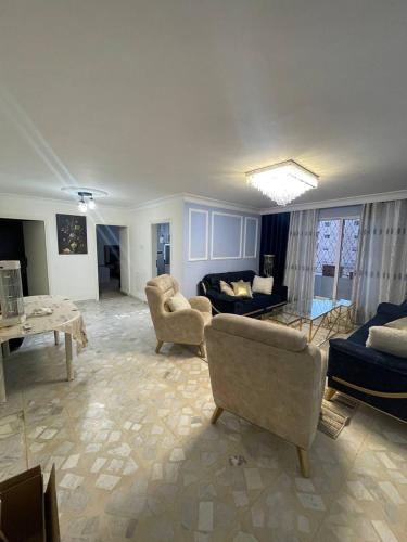 Cozy 1 bedroom apartment - image 7