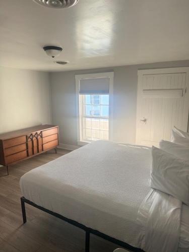 The Hermitage Inn and Taphouse