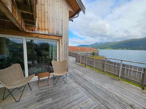 Villa Nestun - Northern lights villa with sauna in Meistervik