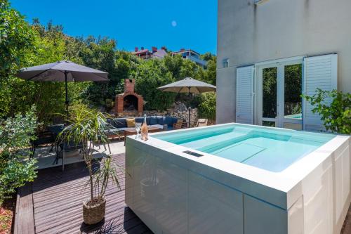 Apartment with terrace and mini pool Green Gold 4