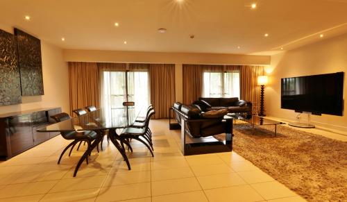 Presidential Suite image 10