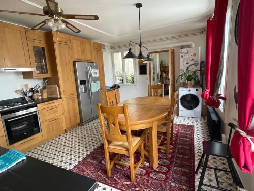 Grand appartement familial Parisien, avec balcon et parking, Paris (photo 4)