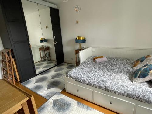 Grand appartement familial Parisien, avec balcon et parking, Paris (photo 7)
