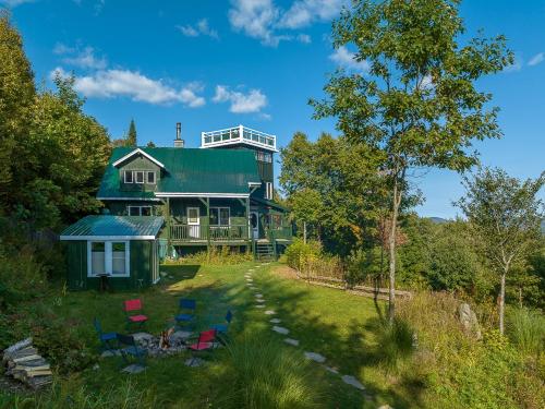 Ô Refuge Amazing panoramic view & Spa (O Refuge Amazing panoramic view & Spa) in Sainte Lucie des Laurentides (QC)