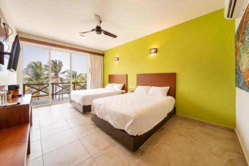 2 double beds