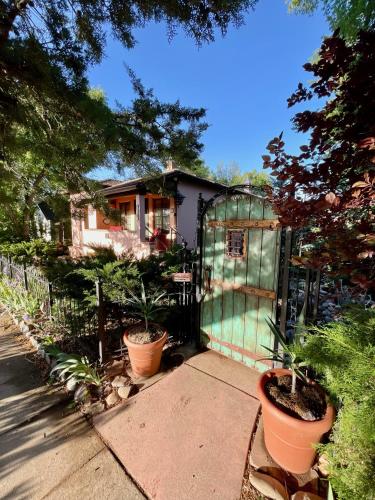 . The Pleasant Street Casitas - Historic & Modern Charm