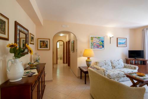 Superior One-Bedroom Apartment image 8