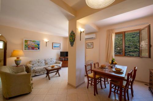 Superior One-Bedroom Apartment image 10
