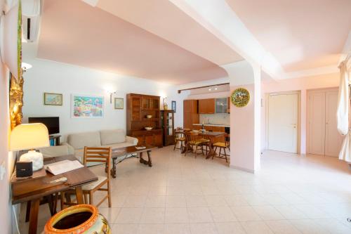 One-Bedroom Apartment image 10