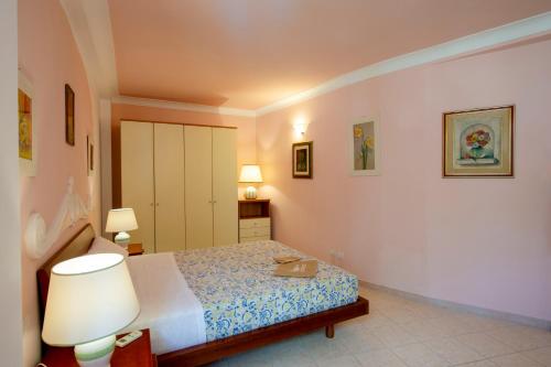 One-Bedroom Apartment image 8