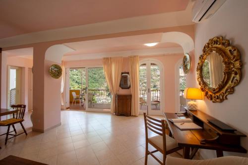 One-Bedroom Apartment image 6