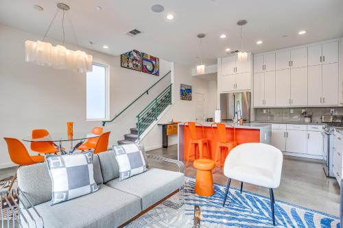 Palm Springs Oasis with Balconies and Mountain Views! in Palm Springs, USA