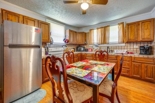 Family-Friendly Home Near Parks and Lakes! in Kannapolis, USA