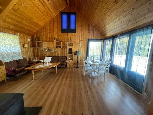 Fin landlig hytte med utsikt in Сарпсборг