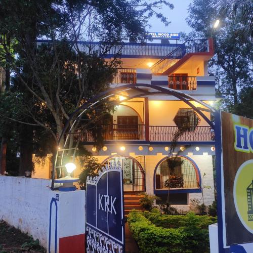 Woodside Resort and Cafe – Yelagiri, MO
