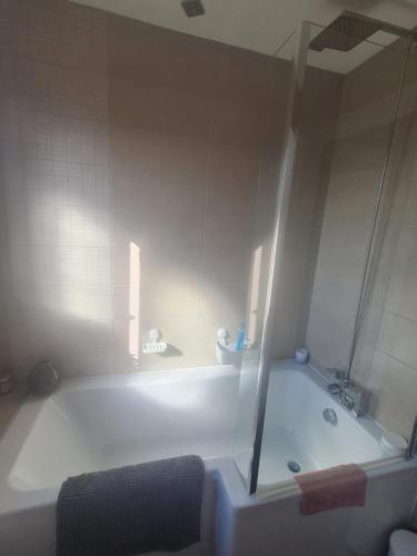 Edinburgh- 2 Double rooms available, Edinburgh (fotografie 10)