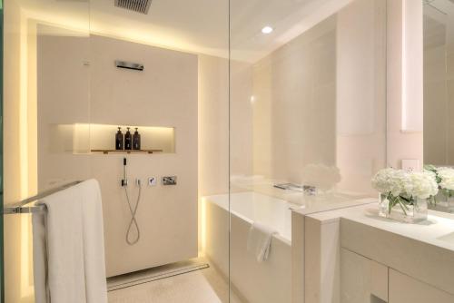 Ultra Luxe Direct Ocean Penthouse at 1 Hotel in Miami Beach, USA