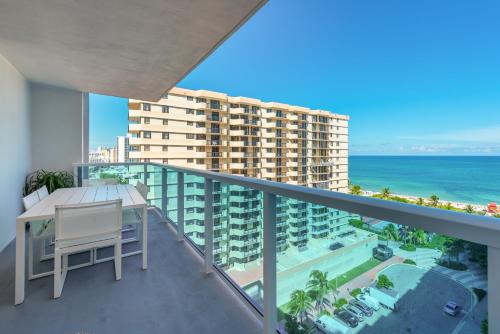Direct Ocean View 2 Bedroom located at 1 Hotel & Homes -1122 - image 14
