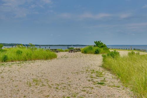 Water-View New Suffolk Cottage on North Fork! in New Suffolk, USA