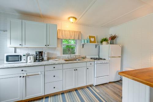 Water-View New Suffolk Cottage on North Fork! in New Suffolk, USA