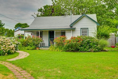 Water-View New Suffolk Cottage on North Fork! in New Suffolk, USA