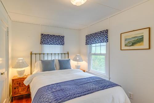Enchanting North Fork Garden Cottage with Water View in New Suffolk, USA