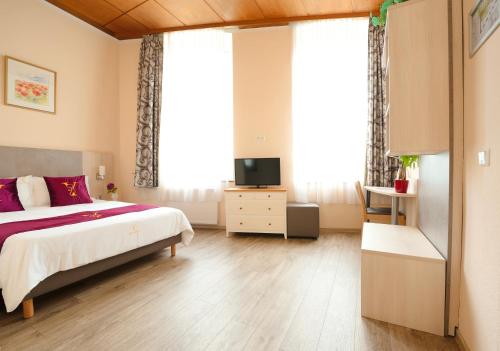 room detail thumbnail 0