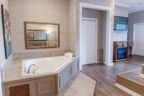 Atlantis Inn - Tybee Island - image 11